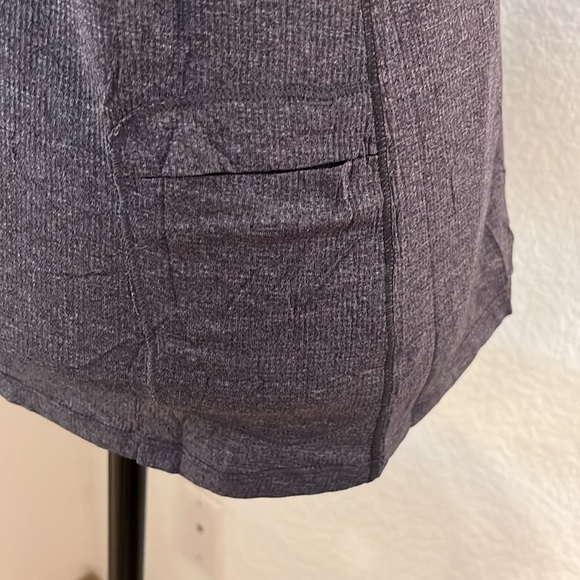 NWOT Salomon Woman's Running Shirt - Picture 6 of 7